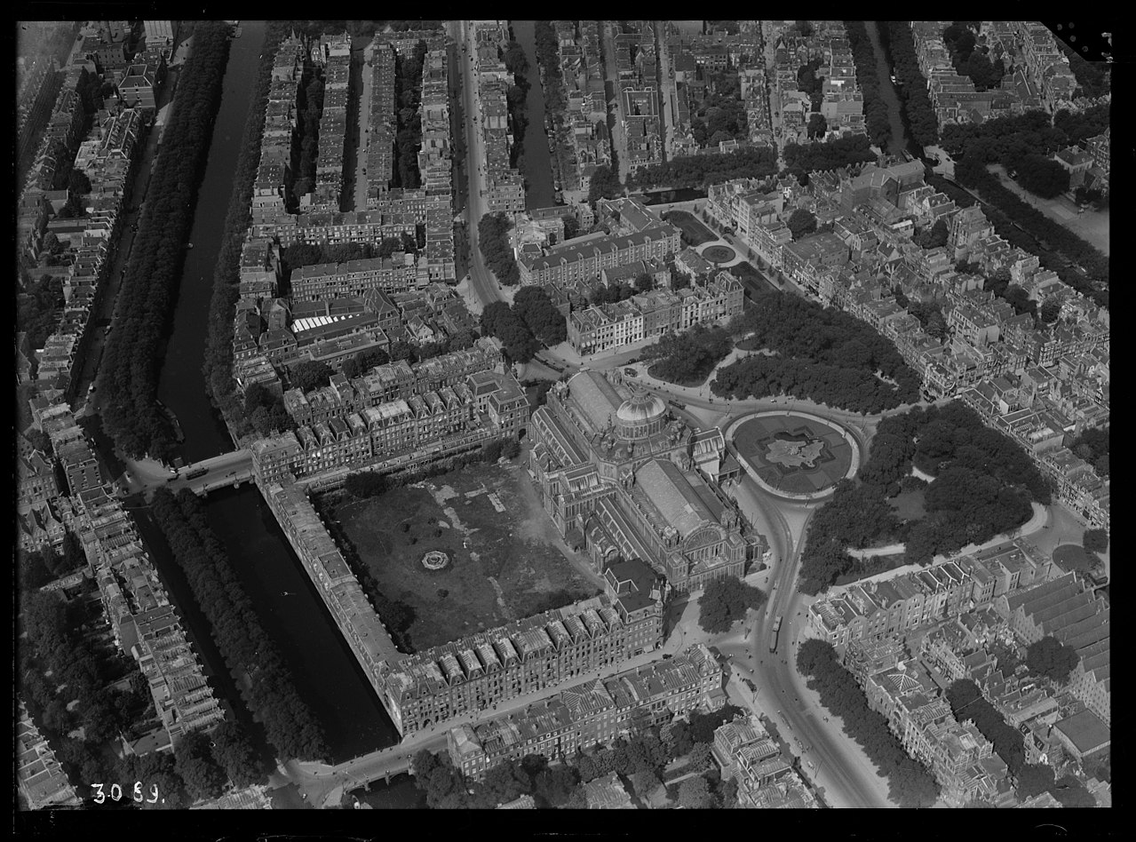 1280px-nimh_-_2011_-_0043_-_aerial_photograph_of_amsterdam,_the_netherlands_-_1920_-_1940